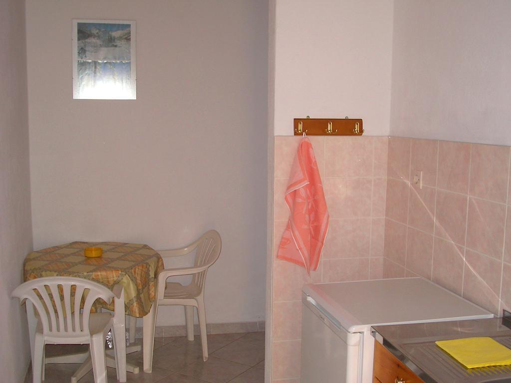 Apartments Ziogas Paralia Skotinis Room photo