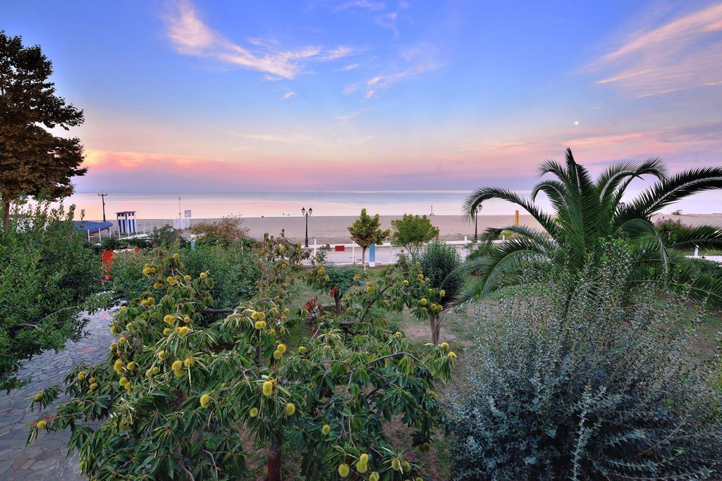 Apartments Ziogas Paralia Skotinis Exterior photo